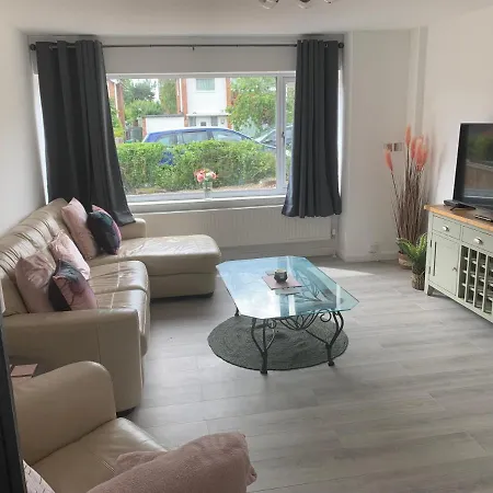 Crowthorne House: Spacious 3-Bedroom Cul-de-Sac Retreat Nottingham Exterior photo