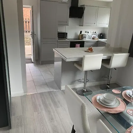 Crowthorne House: Spacious 3-Bedroom Cul-de-Sac Retreat Nottingham Exterior photo